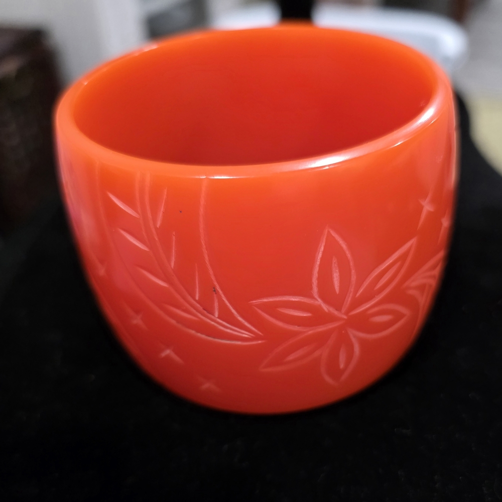 Vintage Carved Orange Bangle Bracelet with a Floral Pattern - Picture 2 of 4
